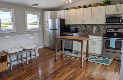 Coconut Grove Apartment | Light and breezy Kailua apartment