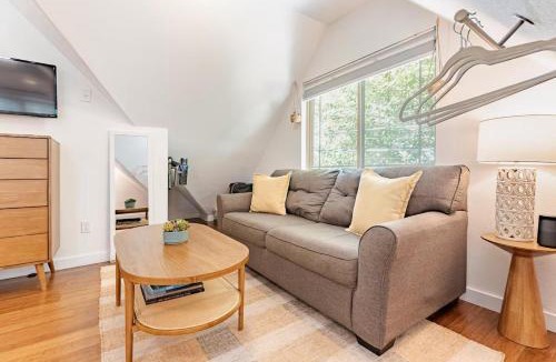 Holly Apartment | Light-Filled Loft near Lady Bird Lake