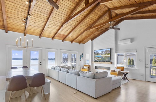 Troutman House | LightHouse Livin! Beautiful waterfront property, ideal for up to 16 w hot tub