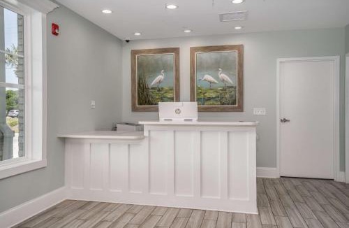 Emerald Isle Hotel | Lighthouse Suites - Best Western Signature Collection