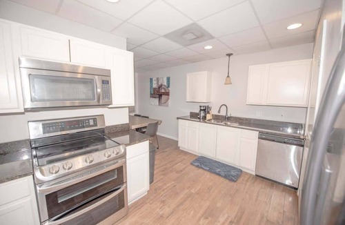 Lilburn Apartment | Lilburn Basement APT A min from stonemountainPark