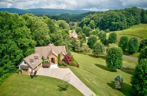 Altamont House | Linville Falls Getaway - gated community, hot tub, theater, game tables, Winery, Caves