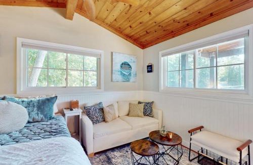 Sunset Cove House | Little Lake Cottage