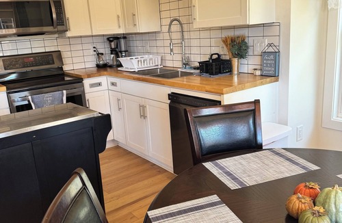 Boger City House | Little Mountain House - 1 bedroom in lovely semi rural setting.