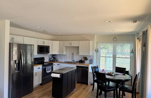Boger City House | Little Mountain House - 1 bedroom in lovely semi rural setting.