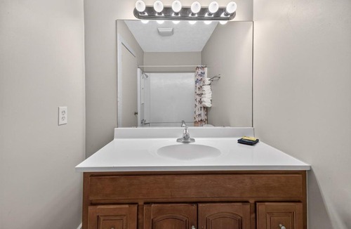 Cedar Bluff Apartment | Little River Marina