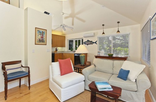 Lanikai Cottage | Little Yellow Cottage: Steps to Lanikai Beach