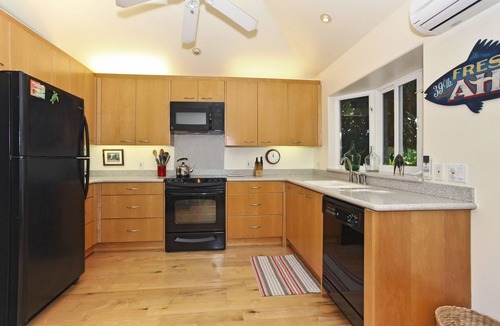 Lanikai Cottage | Little Yellow Cottage: Steps to Lanikai Beach