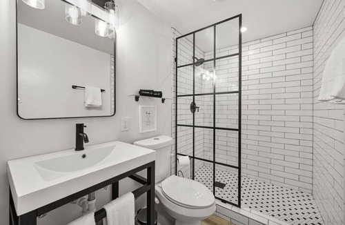 Dripping Springs Cottage | 'Live Oak Cottage'- Allegro Venue in Hill Country
