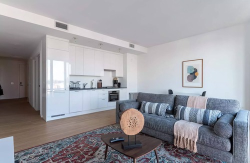 Logan Circle Apartment | Liz by Black Swan 507LT (1/1, Cap 2)