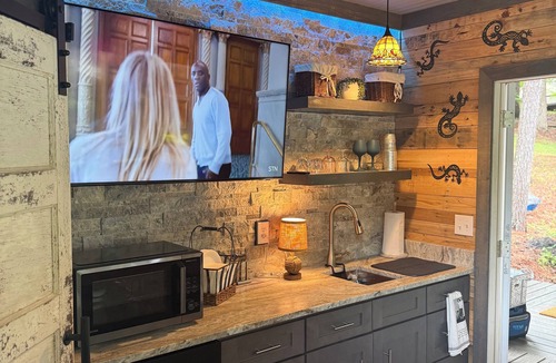 Quail Ridge House | Lizard Creek Retreat | Pet-Friendly | New Boathouse