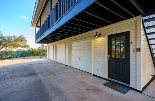 Dripping Springs Cottage | Located between Dripping Springs and Bee Cave - very private with amazing views