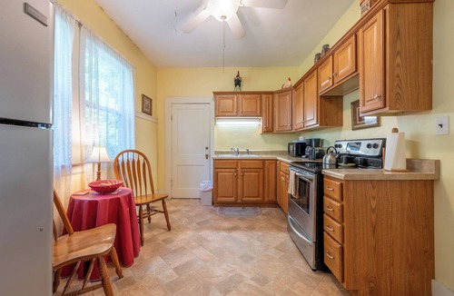 Mount Airy House | Located in the Heart of "Mayberry" a short walk to Main!