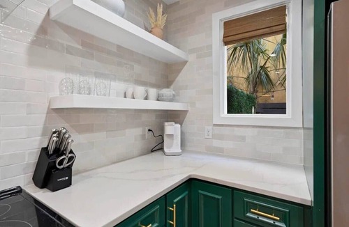 Cannonborough Elliotborough House | LOCATION! Stunning Downtown Home Steps to King St