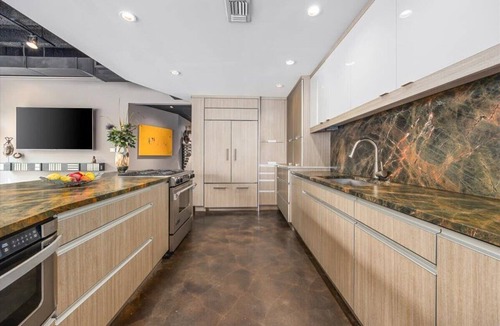 Downtown Fort Worth Apartment | Loft w/Massive Rooftop Deck Walk to Sundance