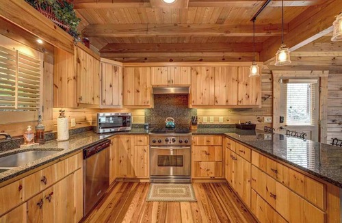 Tate Cabin | Log Haven Cabin Stay