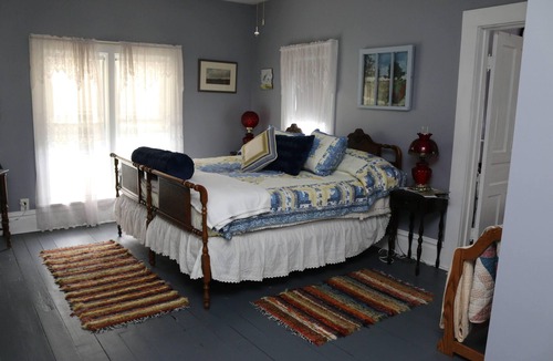 Paris Bed & Breakfast | LOJ BNB