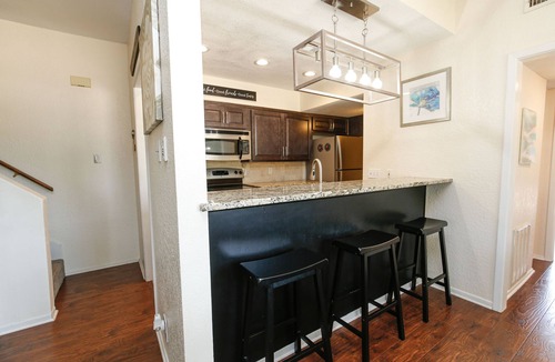 Horseshoe Bay Condo | LONG TERM RENTALS.Sleeps 10.OFFERING DISCOUNTS…walk to Hotel & Amenities!