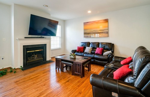 Lorton House | Lorton Vacation Rental 21 Mi to Washington, DC!