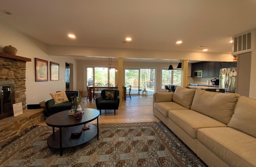 Brevard House | Los Pinos, 3/4-Bedroom Lake House near Rosman. Sleeps 8