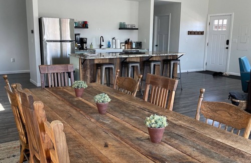 Mathias Cabin | Lost River Bunkhouse Barn, dog-friendly + hot tub