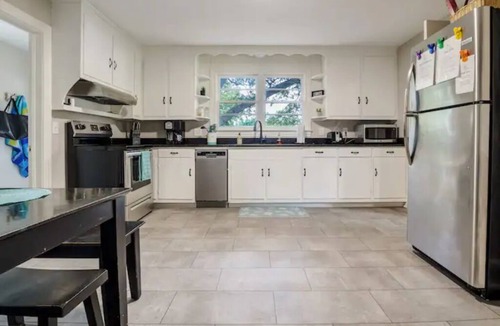 Conestee House | LOTS of outdoor space & very family/pet-friendly!