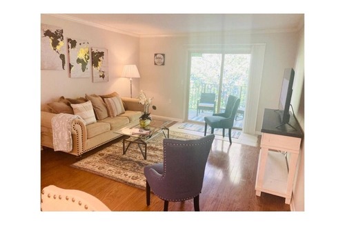 Sandy Springs Condo | Lovely 2 bedroom condo sleeps 6