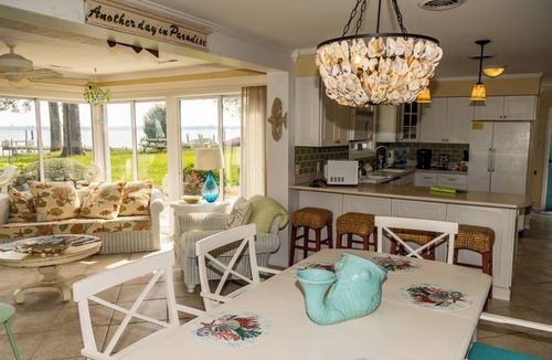 Urbanna Cottage | Lovely 3 BR, Rappahannock Riverfront Retreat in Picturesque Urbanna