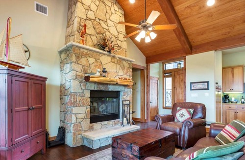 Jonestown Cottage | Lovely Cottage w/Hill Country Views in the Hollows Resort! Hiking trails, 4 Pools!