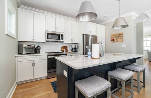 Atlantic Beach Villa | Lovely townhouse steps from the beach