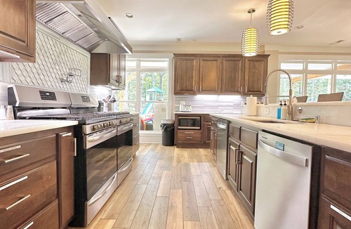 Cedar Bluff House | LOWER Level of "Your Big Lake House" - Firepit, Kayaks, HotTub, etc.