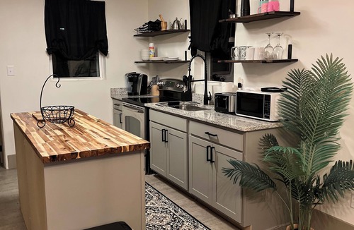 Richmond Apartment | Luna Luxury - Escape the Noise, Embrace the Peace