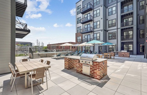 North Chesterfield Apartment | Lux 2BR Apt w/Balcony & Pool