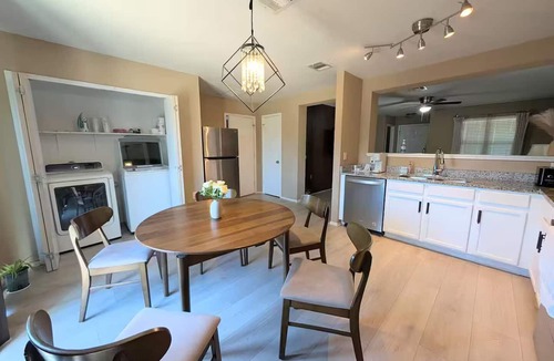 McKinney House | Lux Mins To Tesla St Davids Medical Long Center