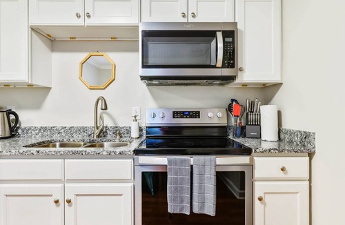 Durham House | *Lux Modern Townhome * Downtown* King Beds * Duke*