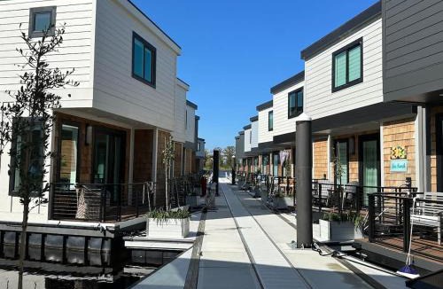 River District House | Luxe at The Cove Riverwalk Villas