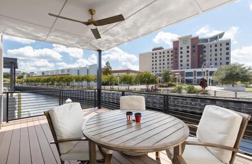 River District House | Luxe at The Cove Riverwalk Villas
