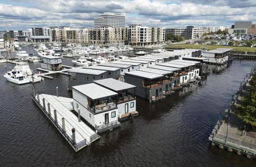 River District House | Luxe at The Cove Riverwalk Villas