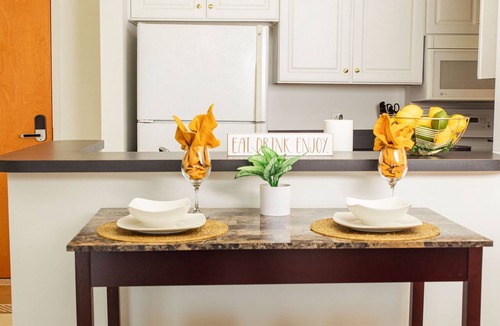 Fourth Ward Condo | Luxe High Rise Uptown Condo |Free Wi-Fi | Secure Building | Free Parking