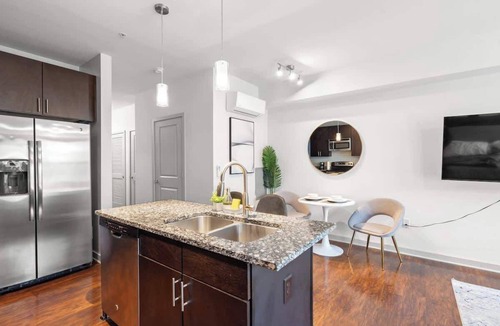 Cherry Apartment | Luxe King Bed Suite in Midtown Charlotte!
