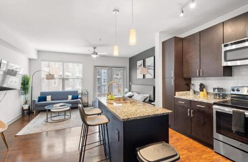 Cherry Apartment | Luxe King Bed Suite in Midtown Charlotte