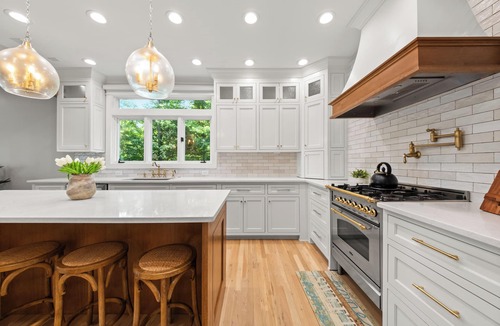 Macon House | Luxe Lakefront: Spa, Pickleball, Kayaks, & Theater