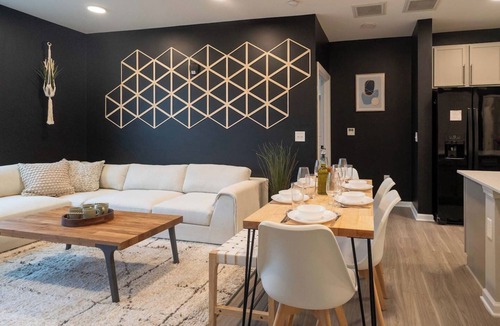 Spartanburg Apartment | Luxe Modern Loft, Great for Long Stays W/King Beds