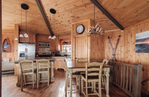 Banner Elk Cabin | Luxe | Ski-In/Out | Hot Tub | Panoramic Views | EV