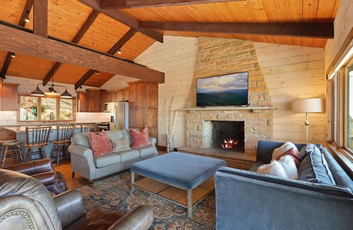 Blowing Rock House | Luxe View Retreat - Elegant comfort with the most amazing views!
