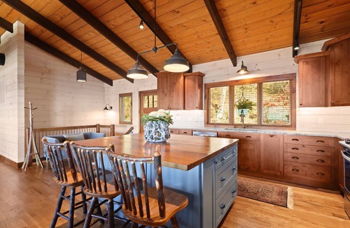 Blowing Rock House | Luxe View Retreat - Elegant comfort with the most amazing views!