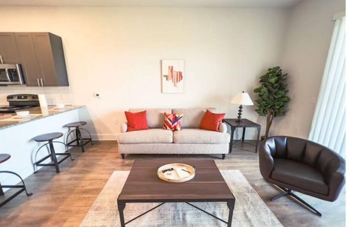 Pflugerville Apartment | Luxurious 1:1 Suite, Pool, Billiards; 17min Domain