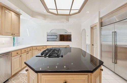 McLean House | Luxurious 10-Bed Retreat in the Heart of McLean