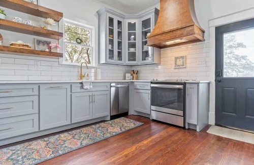 Waco House | Luxurious & Classic Southern Style, Sleeps 10