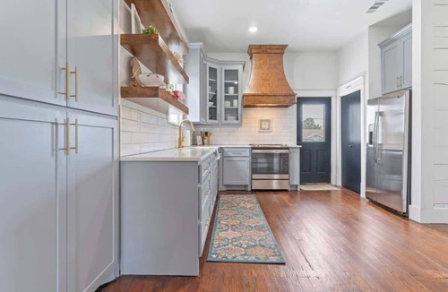 Waco House | Luxurious & Classic Southern Style, Sleeps 10